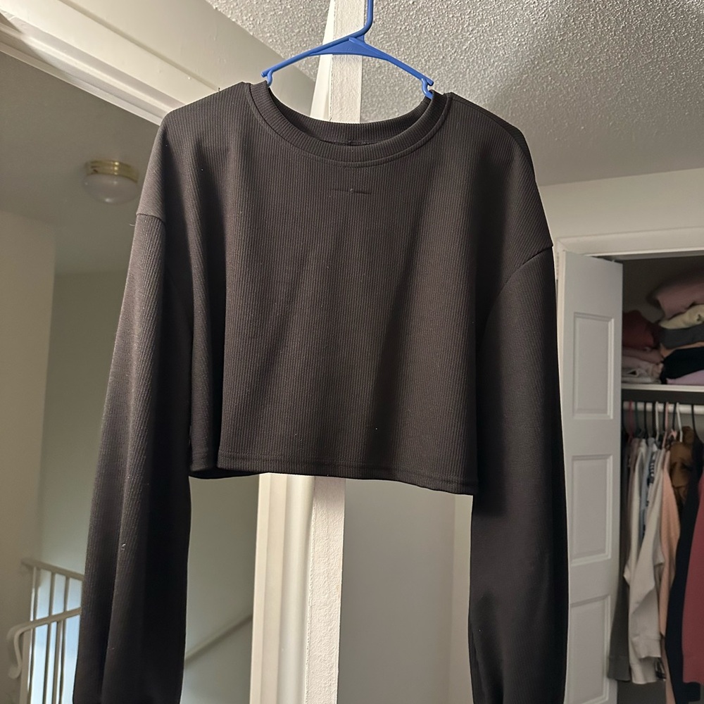 Black Long Sleeve Crop Top